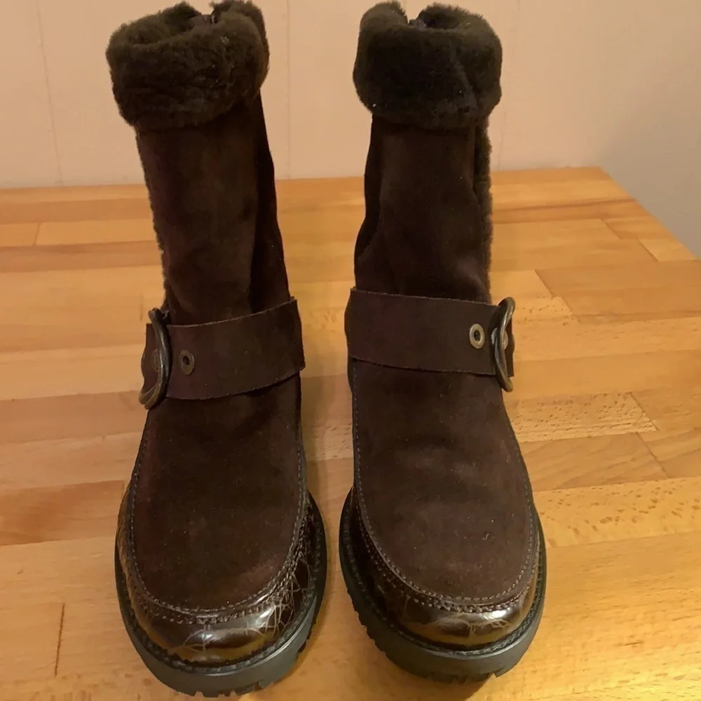 Stuart Weitzman Suede Fur Lined Short Boots 8